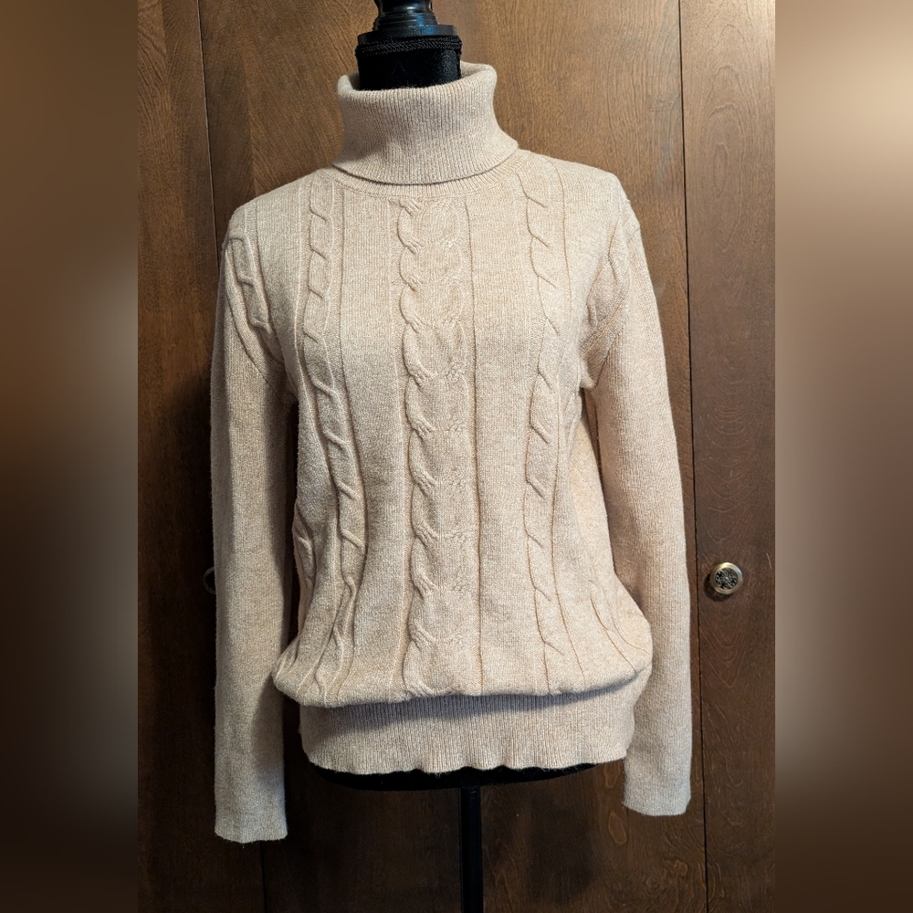 Tan/Beige Cable Knit Turtleneck Women's Large